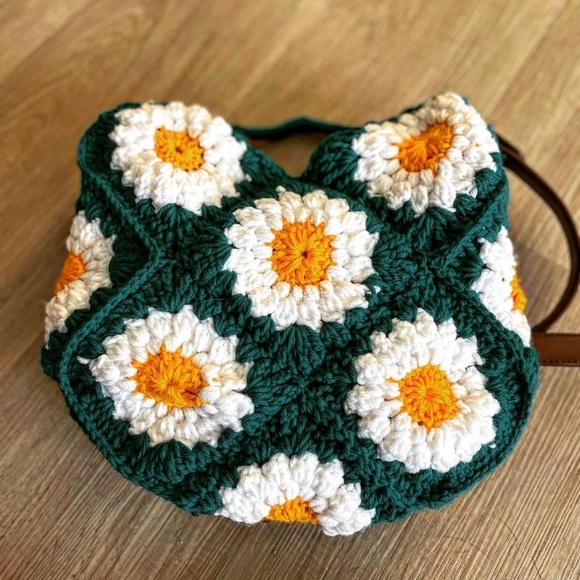 Sunflower/daisy crochet bag - Picture 2 of 3